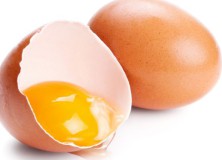 Colesterolo, gli Usa riabilitano l’uovo